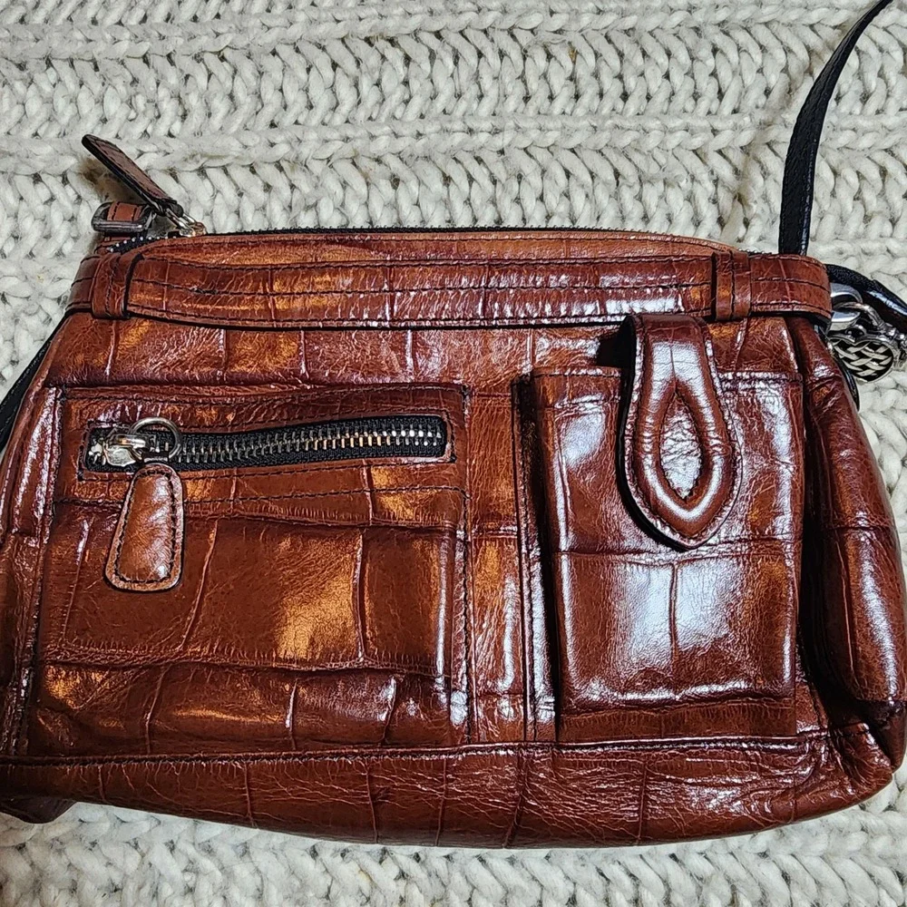 BRIGHTON  All-In-One Crossbody Shoulder Bag Alligator Embossed Chocolate Leather